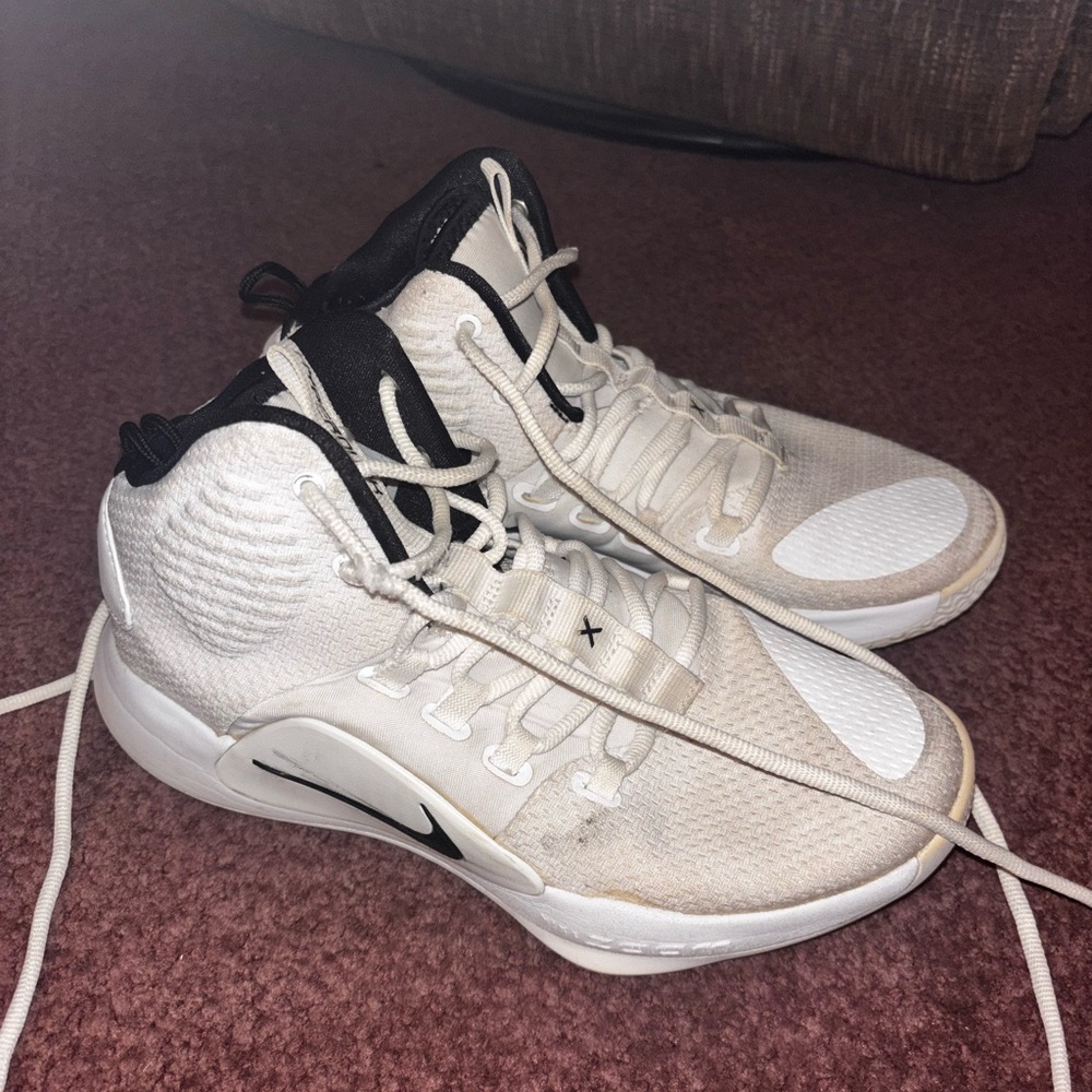 Hyperdunk Nike Basketball Shoes size 6.5